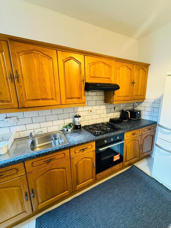 2 Bedrooms House Near Central London Exterior photo