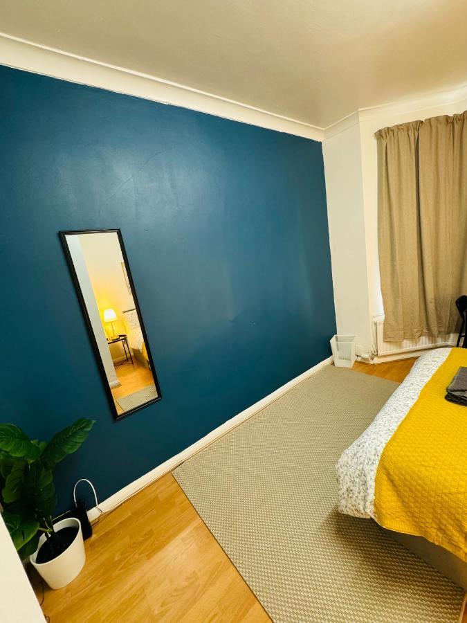 2 Bedrooms House Near Central London Exterior photo